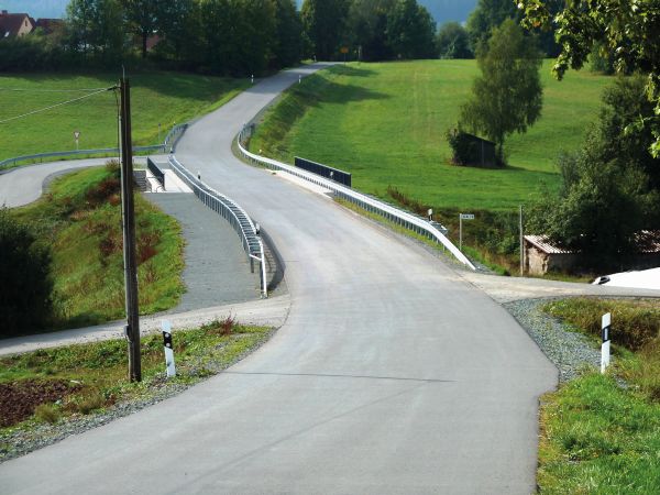 10 Bildstrecke Bahnbrücke Neunkirchen